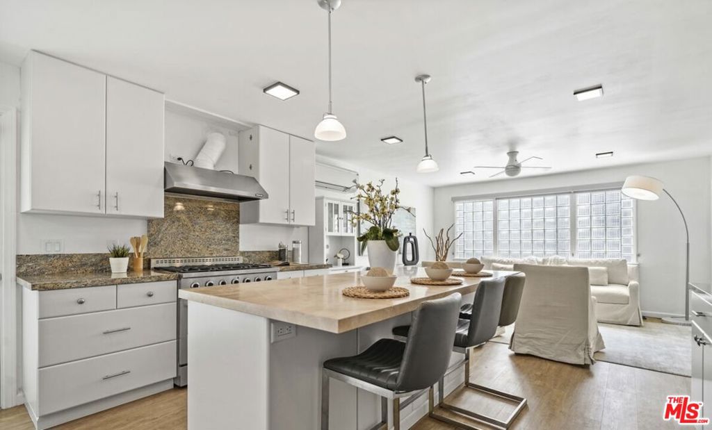 1423 Cloverfield Boulevard Property Photo 13