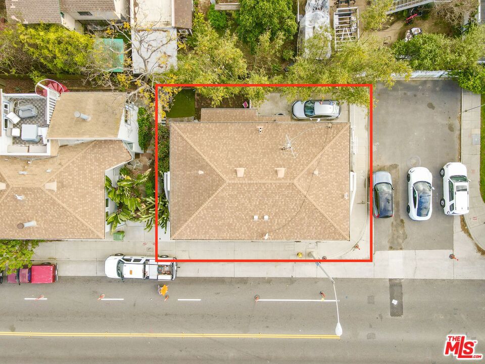 1423 Cloverfield Boulevard Property Photo 29