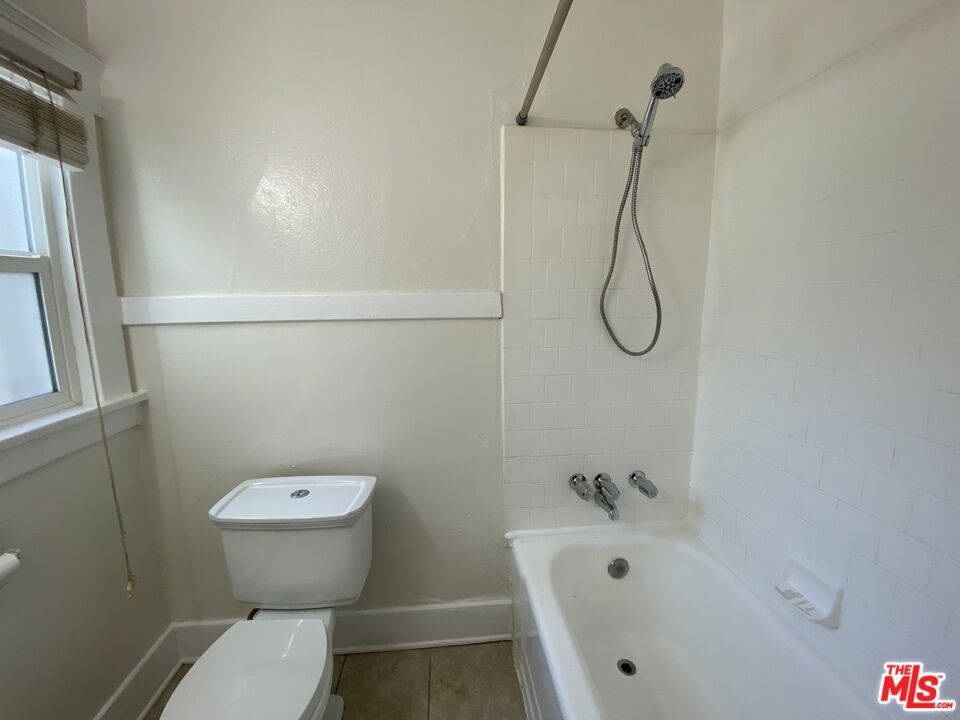 1604 La Fayette Road Property Photo 9
