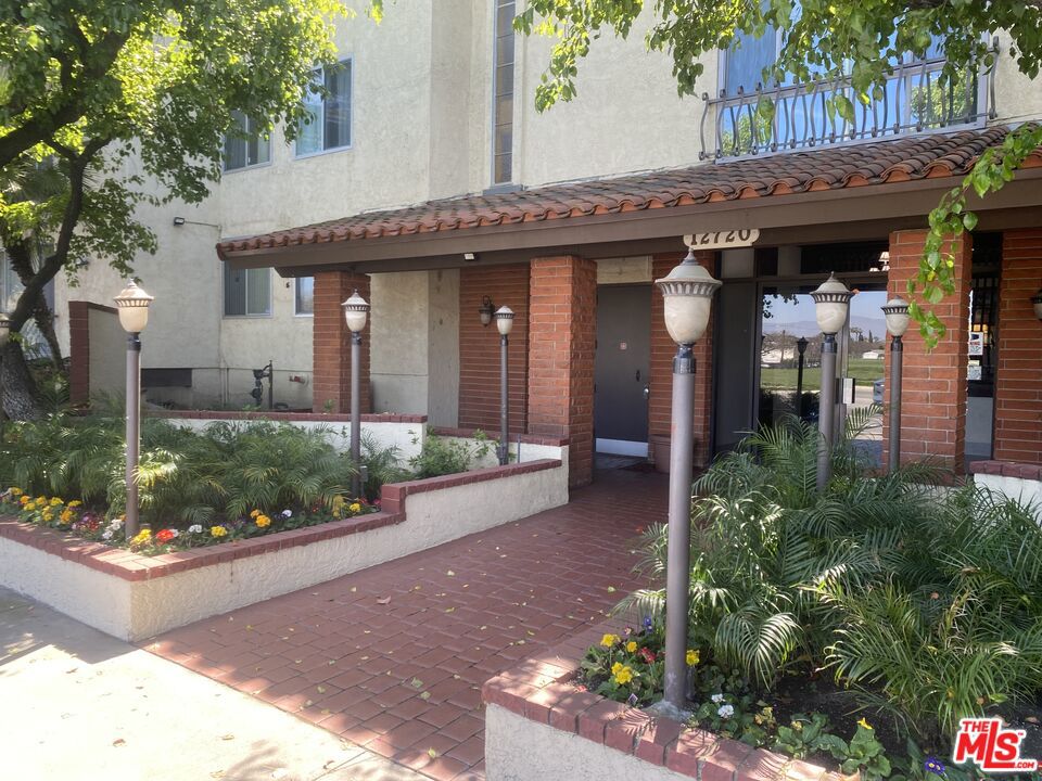 12720 Burbank Boulevard 327 Property Photo