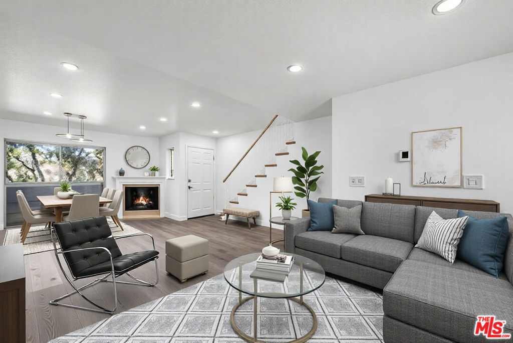 13340 Burbank Boulevard 2 Property Photo