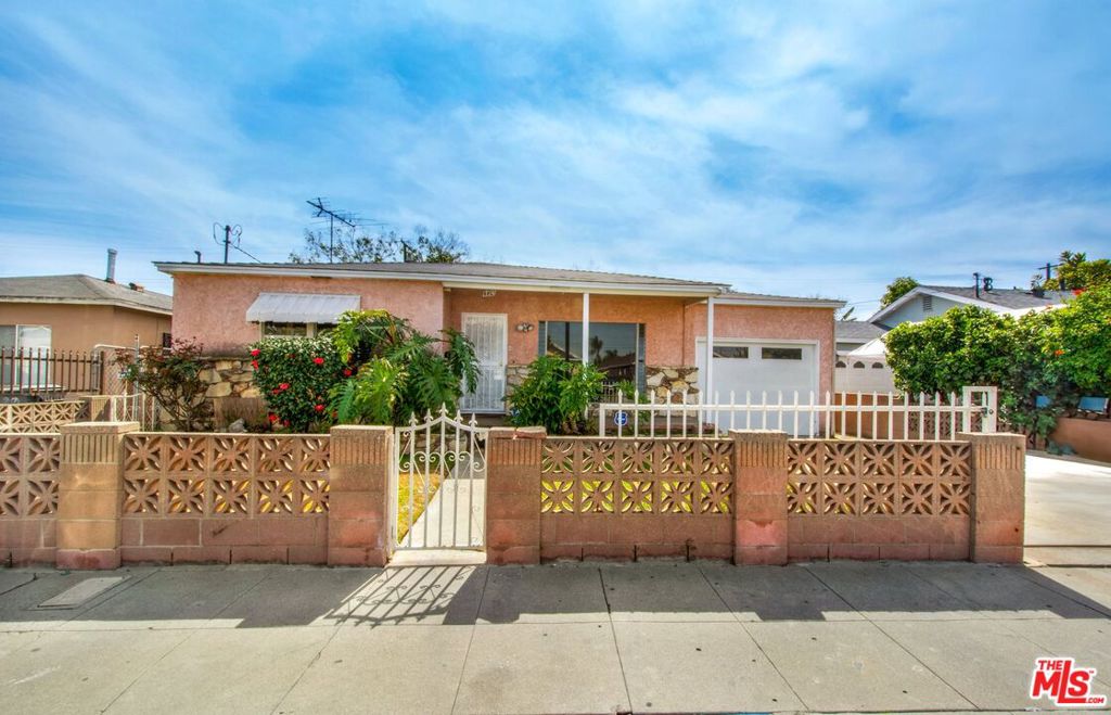 724 W Plum Street Property Photo