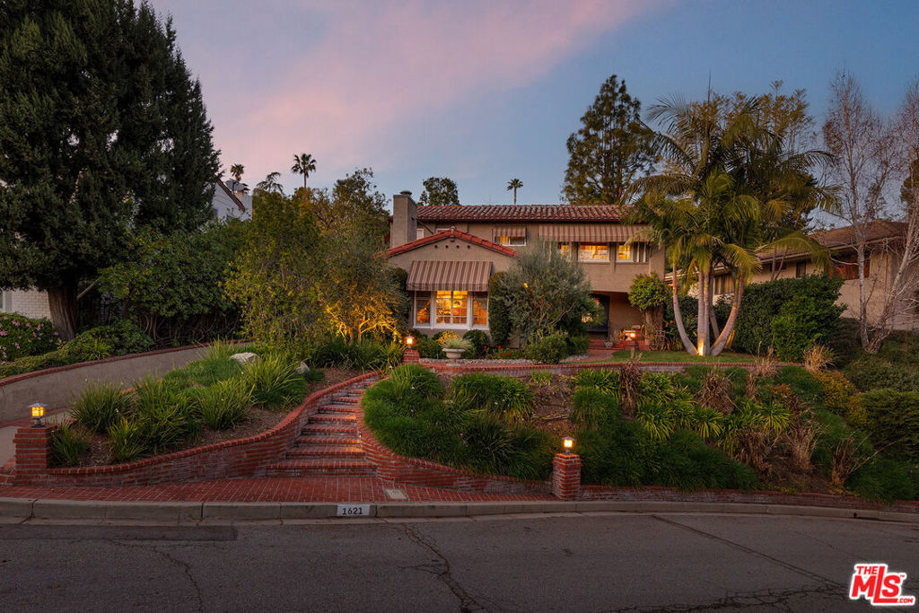 1621 Las Flores Drive Property Photo