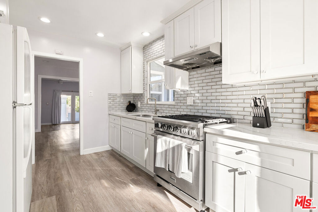 5244 Hub Street Property Photo