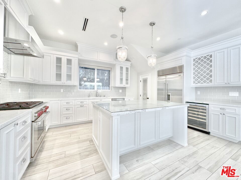 1615 Amherst Avenue Property Photo