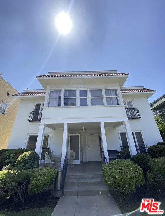 817 N Heliotrope Drive Property Photo