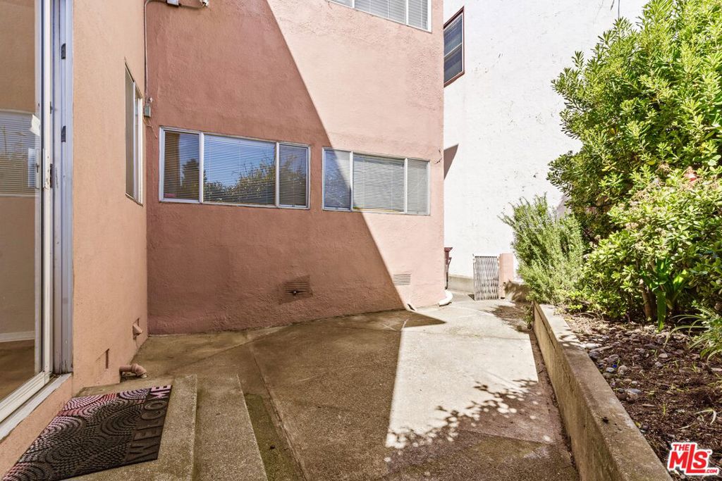 3800 Greenwood Avenue Property Photo 7