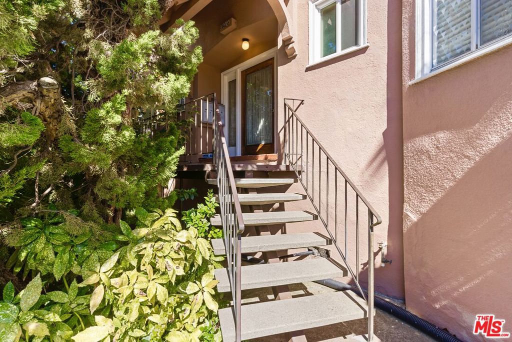 3800 Greenwood Avenue Property Photo 8