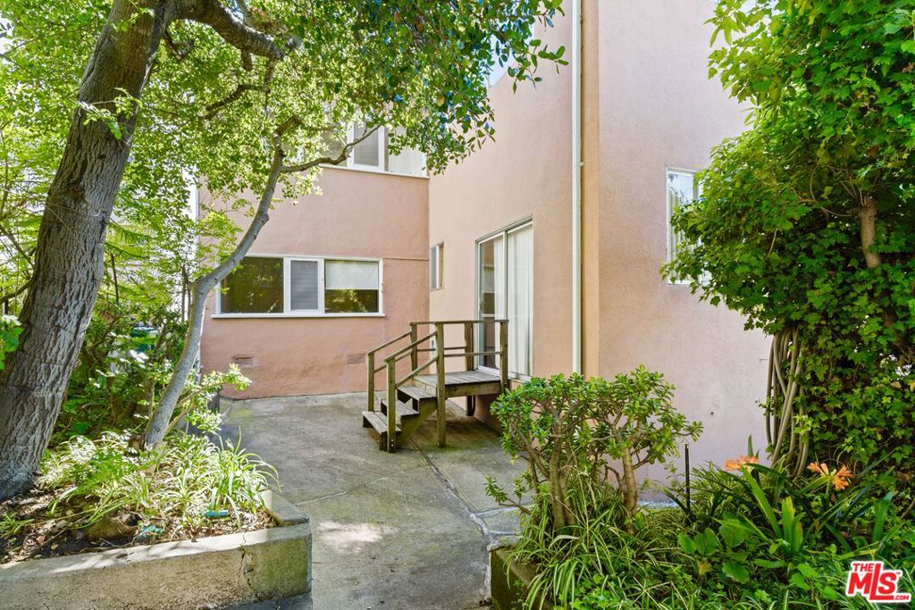 3800 Greenwood Avenue Property Photo 10