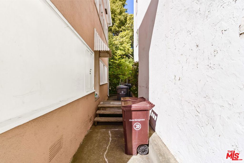 3800 Greenwood Avenue Property Photo 13