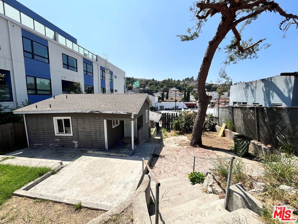 1762 Glendale Boulevard Property Photo