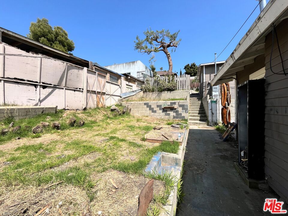 1762 Glendale Boulevard Property Photo 3