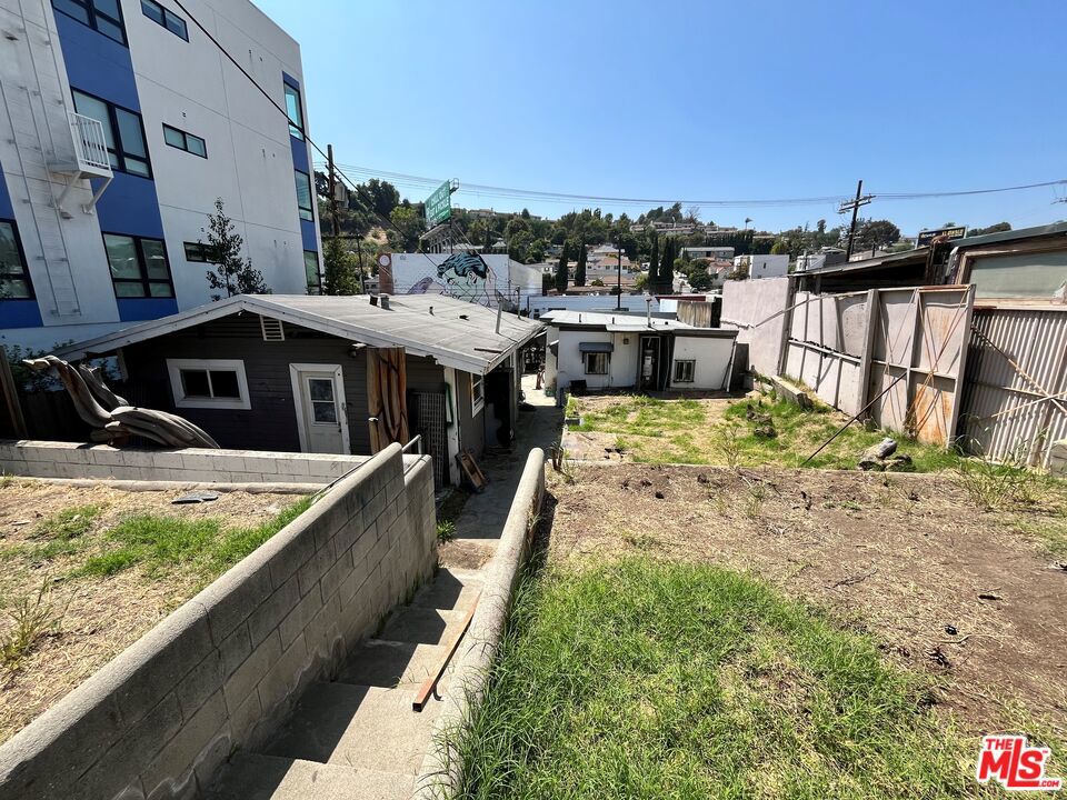 1762 Glendale Boulevard Property Photo 4