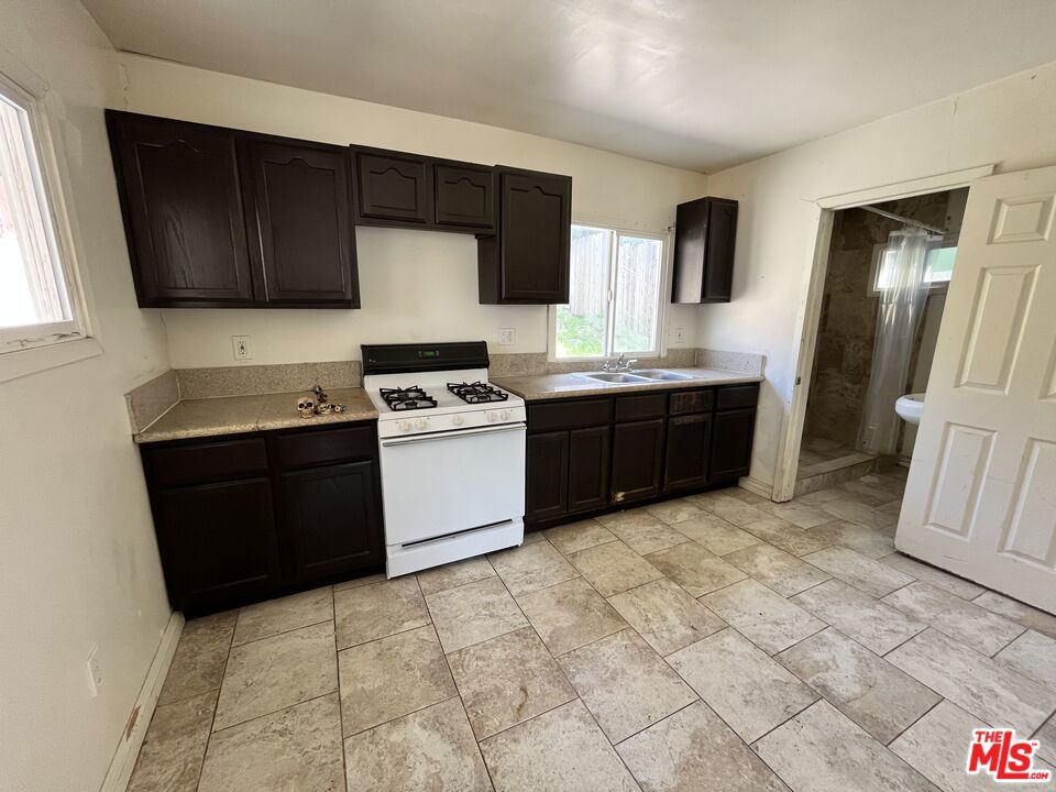 1762 Glendale Boulevard Property Photo 7