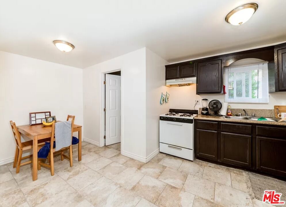 1762 Glendale Boulevard Property Photo 10