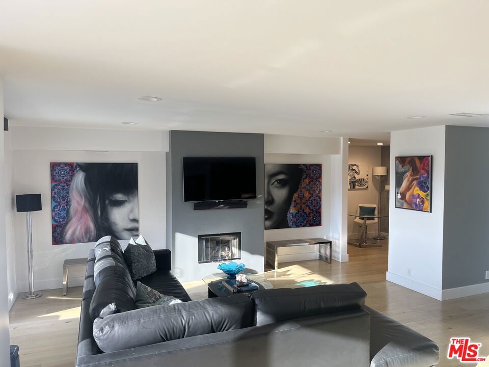 723 Palisades Beach Road 211 Property Photo