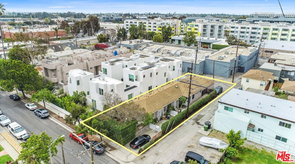 1618 Berkeley Street C Property Photo
