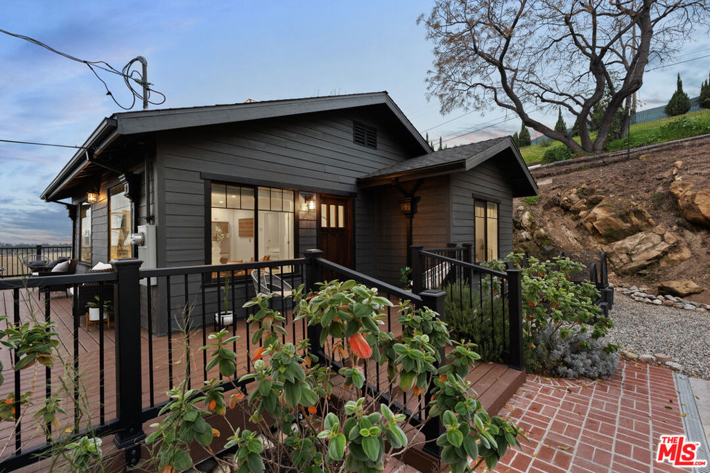 604 Andalusia Avenue Property Photo