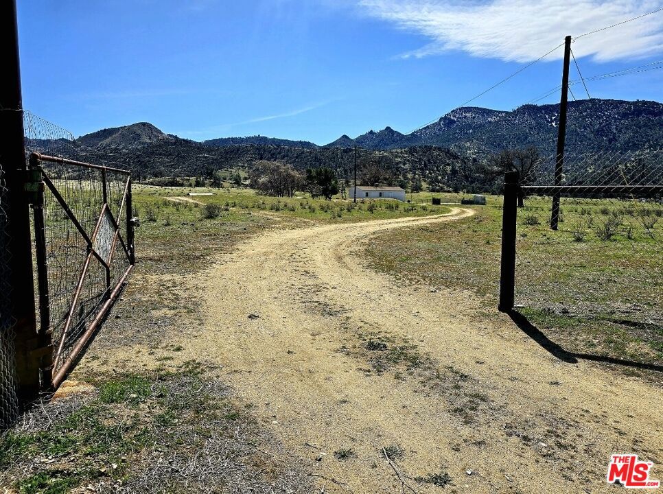 Caliente Real Estate Listings Main Image