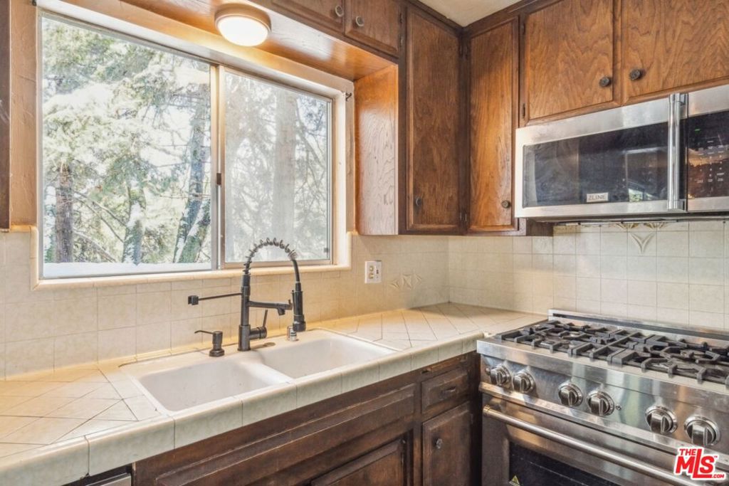 286 S Fairway Drive Property Photo 12