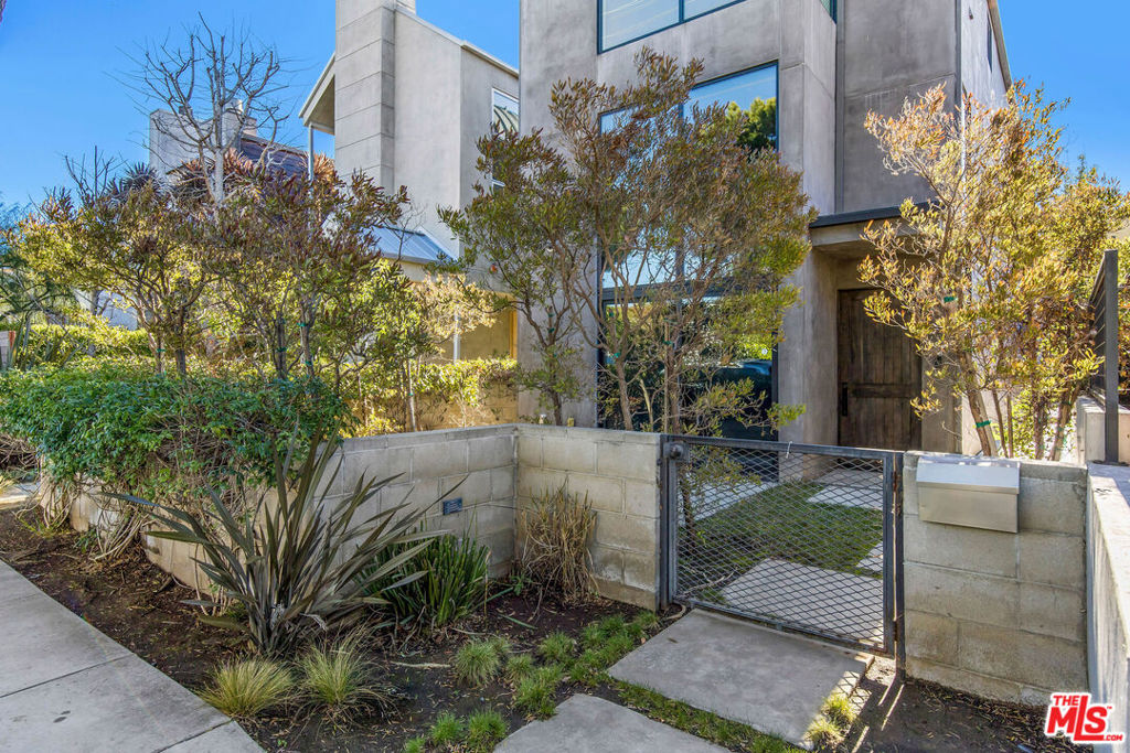 738 Marine Street Property Photo