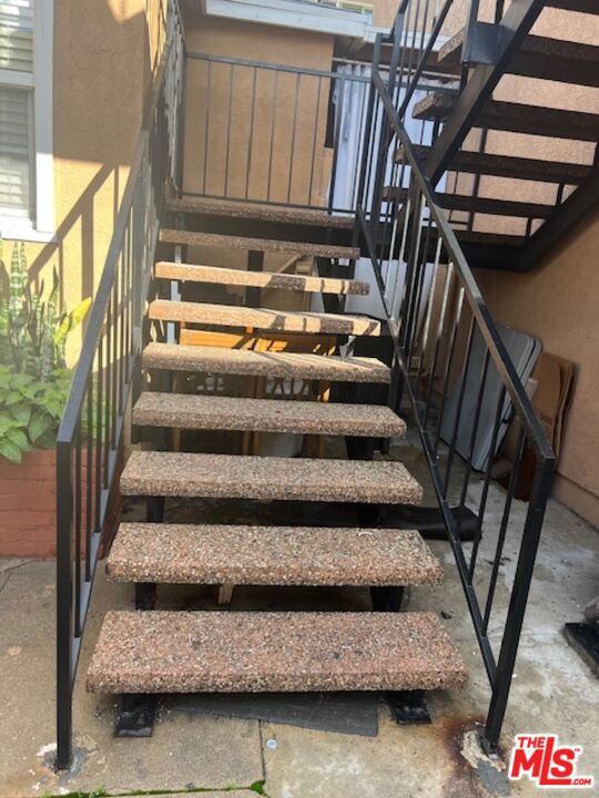 432 N Harvard Boulevard Property Photo 5