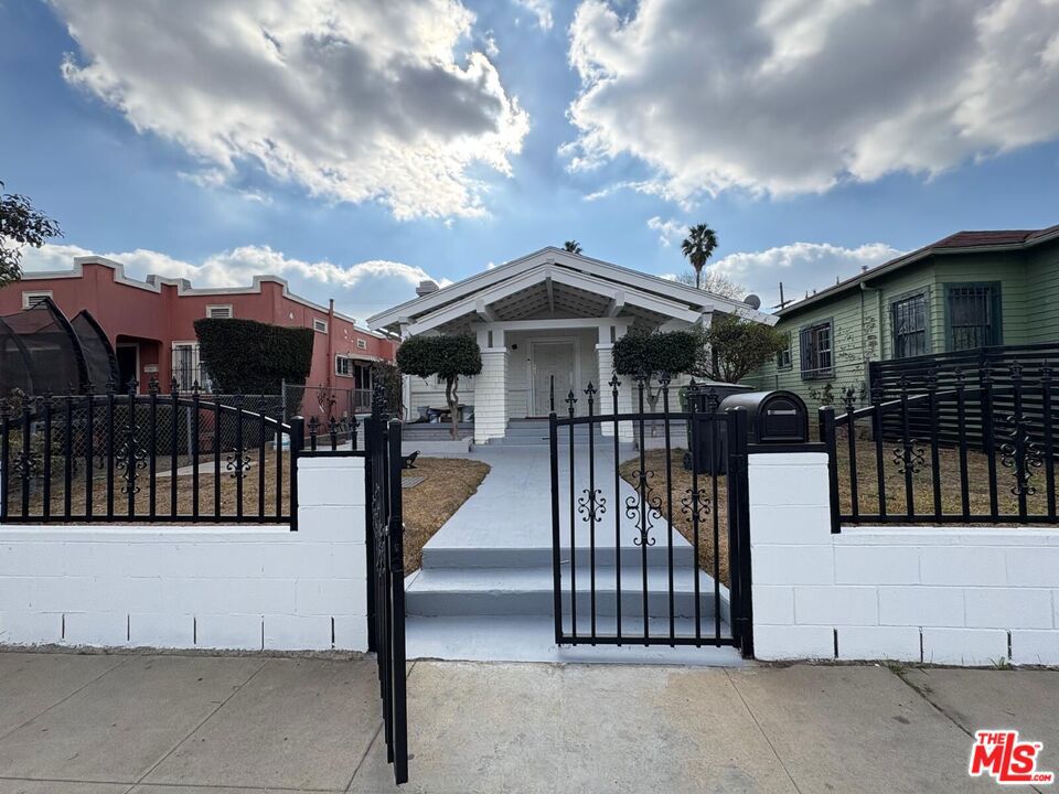 2526 W 21st Street Property Photo