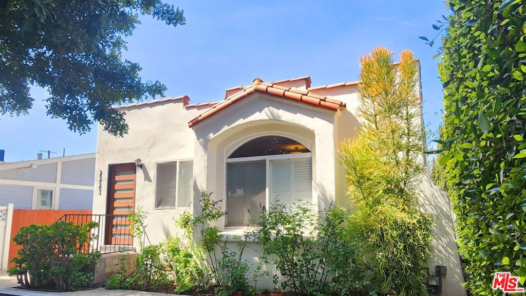 2223 Alsace Avenue Property Photo