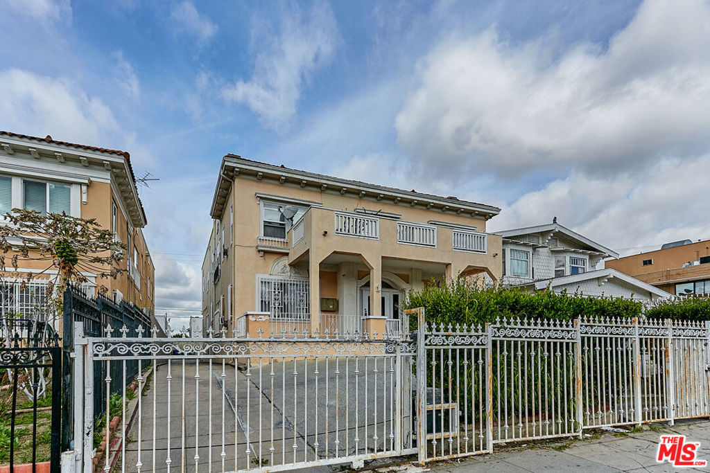 819 S Mariposa Avenue Property Photo 3