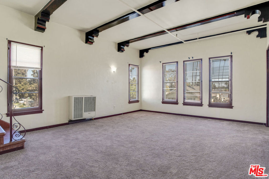 4151 3rd Avenue Property Photo 6