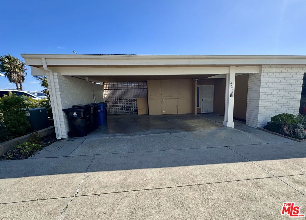 90305 Real Estate Listings Main Image