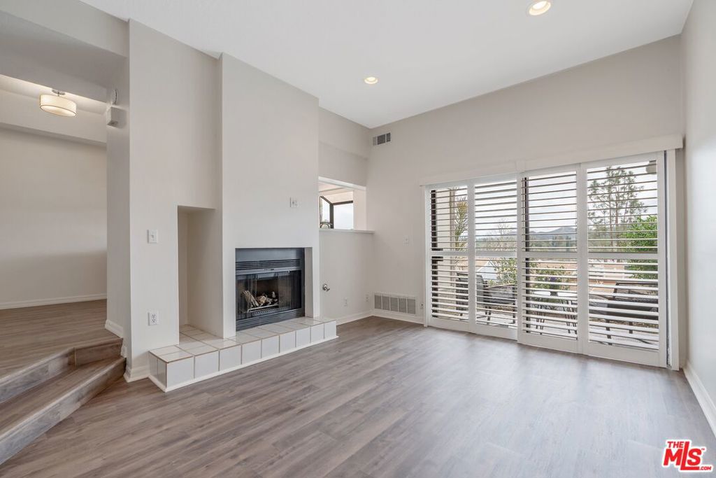 5728 Skyview Way E Property Photo