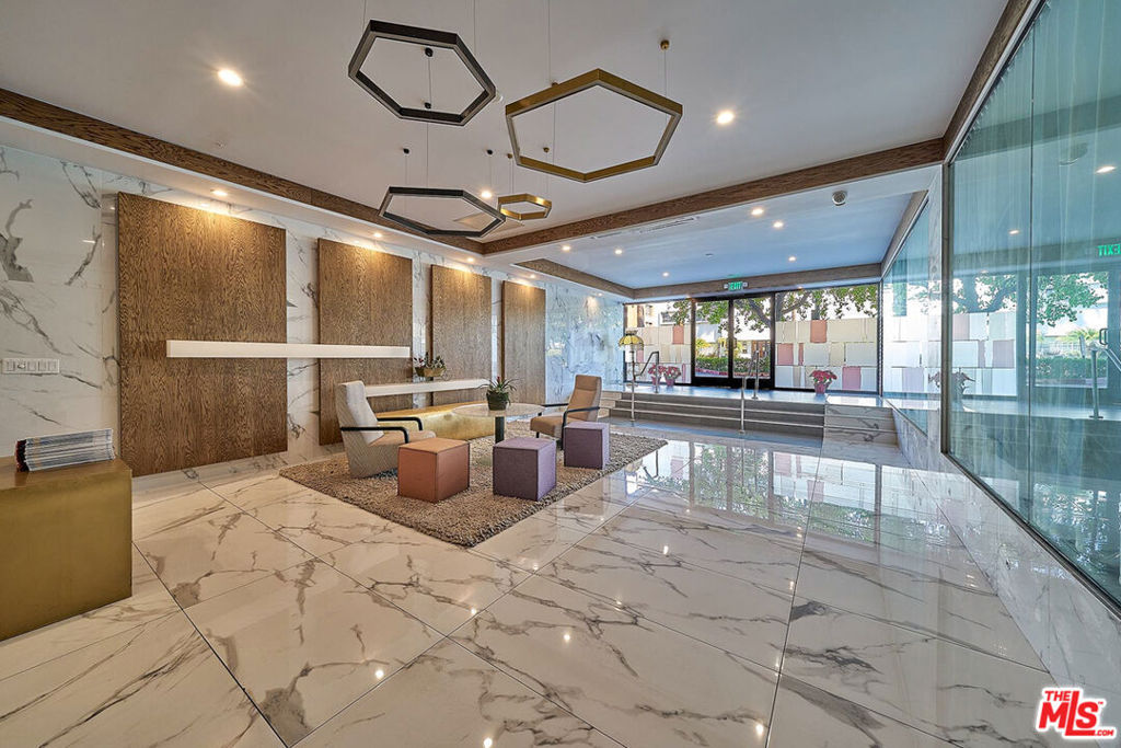 4460 Wilshire Boulevard 701 Property Photo 4