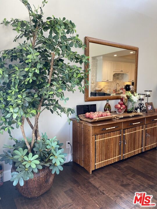 4460 Wilshire Boulevard 701 Property Photo 5