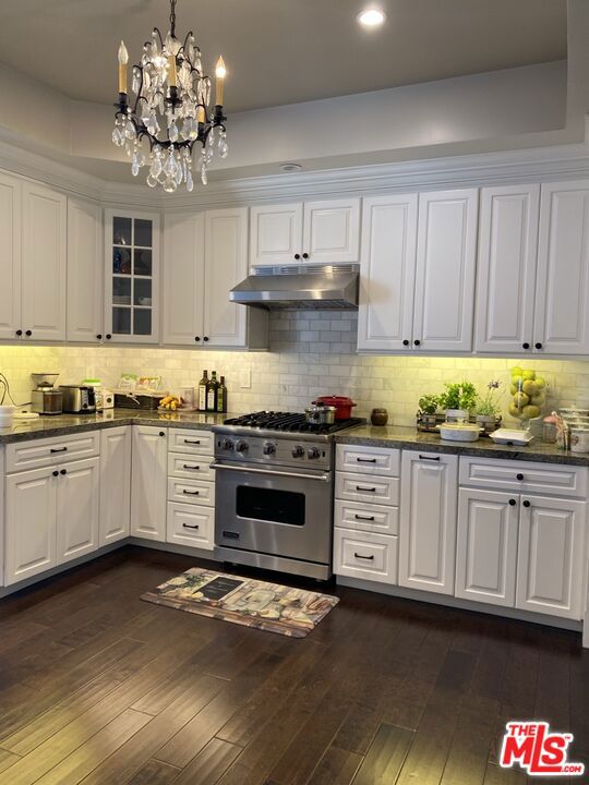 4460 Wilshire Boulevard 701 Property Photo 6