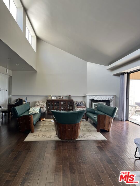 4460 Wilshire Boulevard 701 Property Photo 7