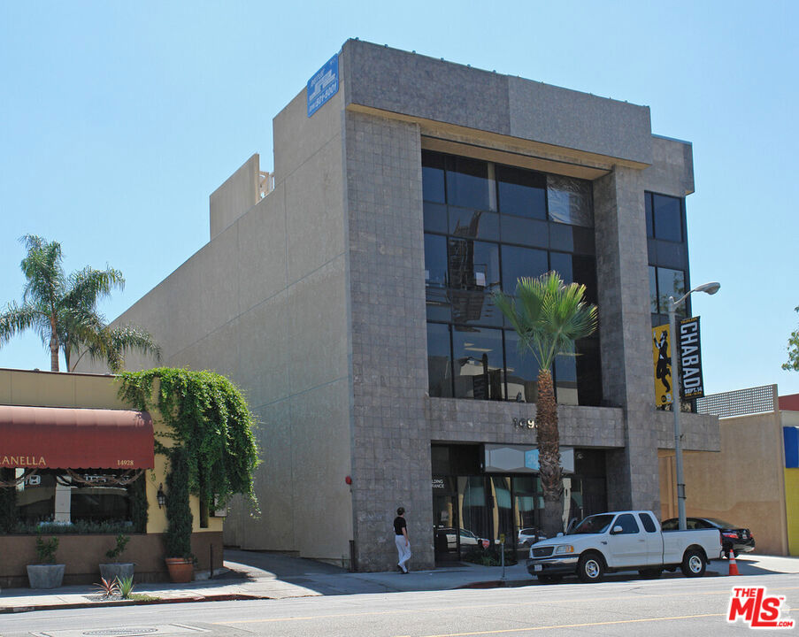 14930 Ventura Boulevard 300 Property Photo