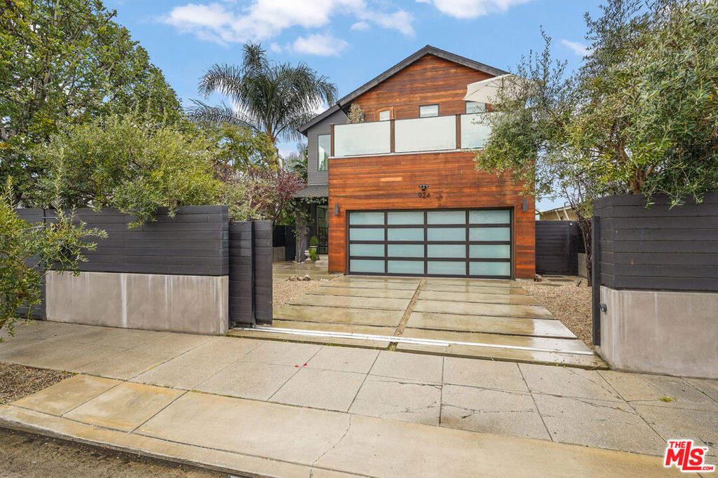 924 Vernon Avenue Property Photo