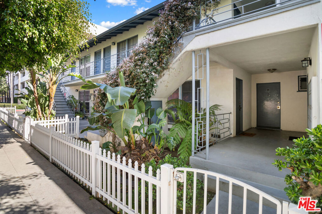 11158 Massachusetts Avenue Property Photo 4