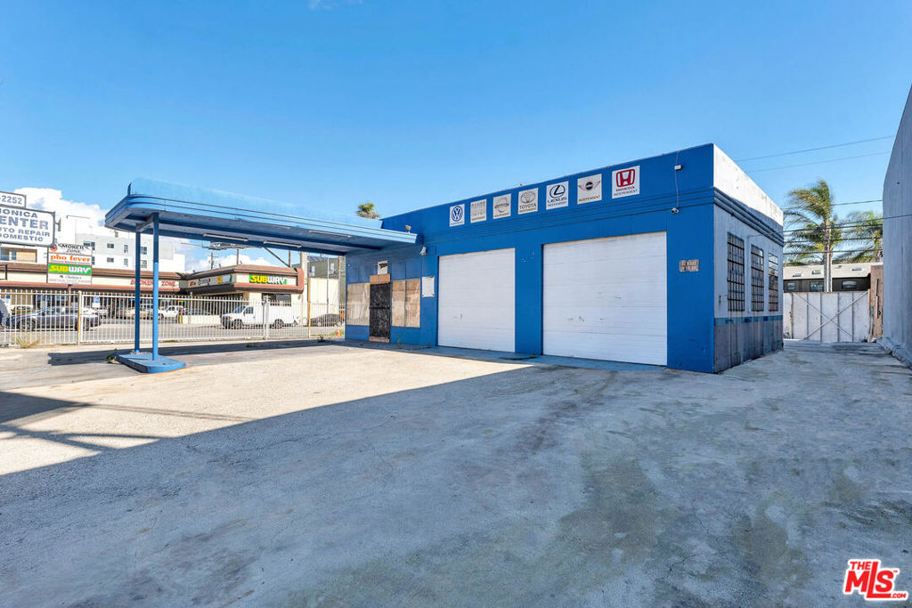 11708 W Pico Boulevard Property Photo 18