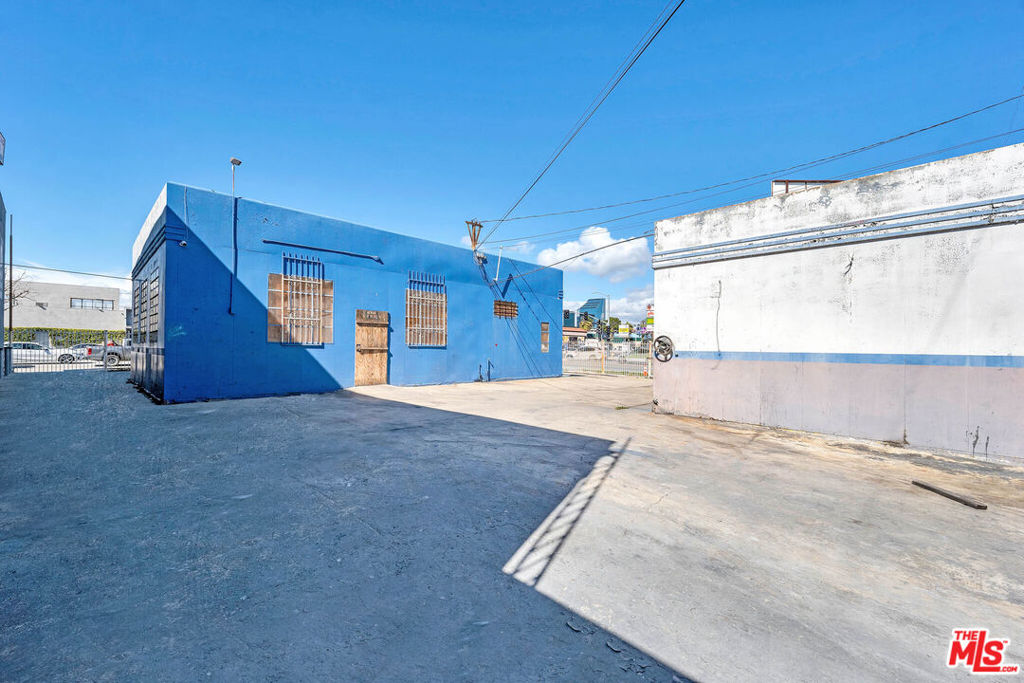 11708 W Pico Boulevard Property Photo 21
