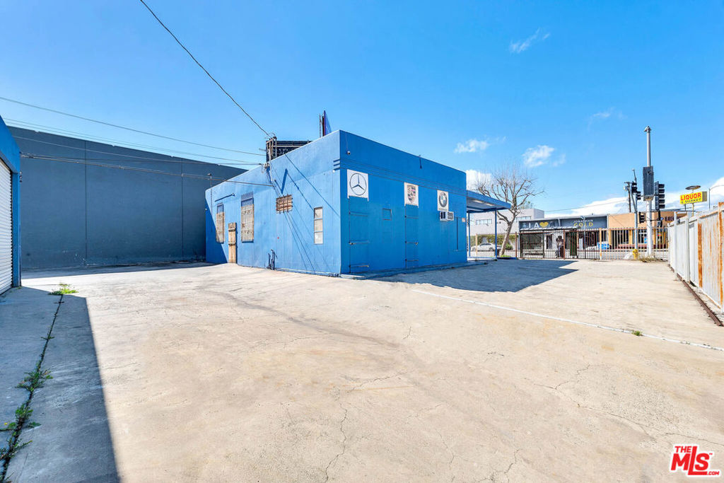 11708 W Pico Boulevard Property Photo 24