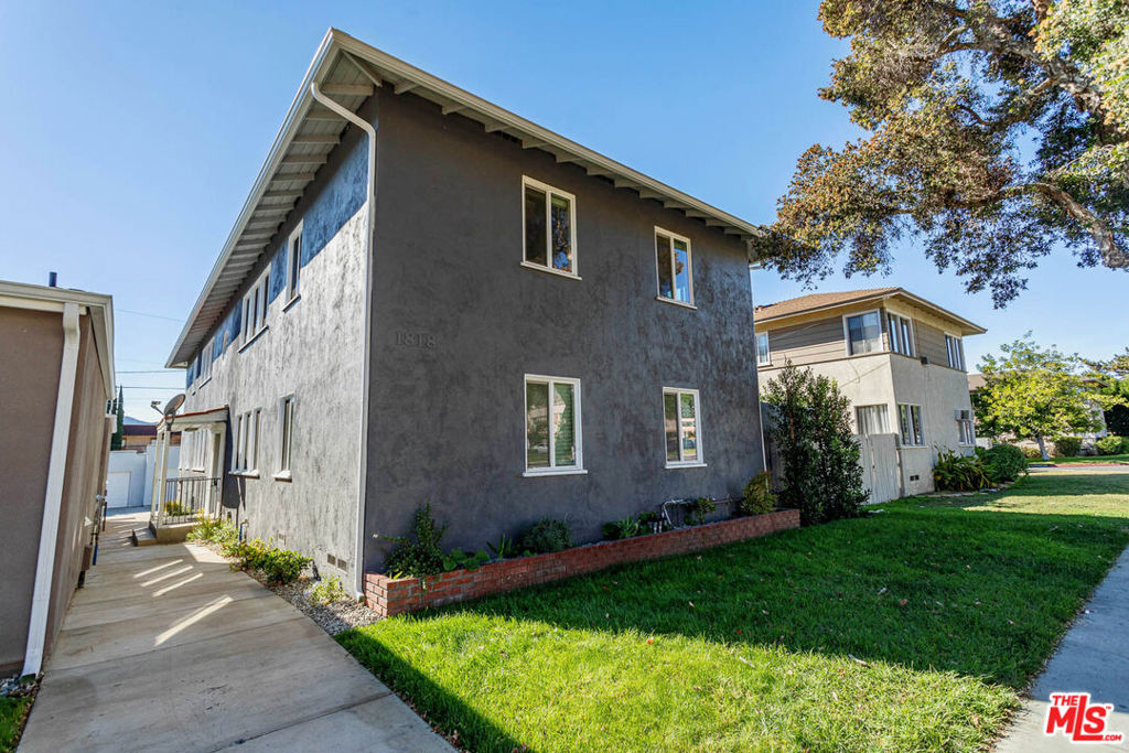 1818 W Glenoaks Boulevard A Property Photo