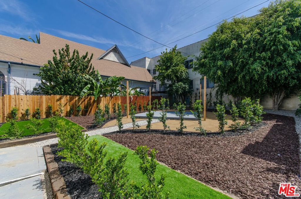 406 S Coronado Street Property Photo 9