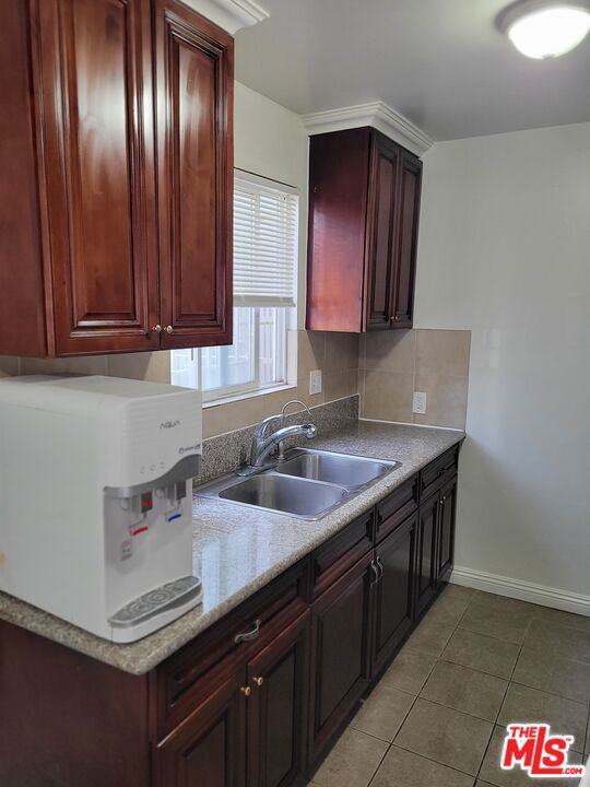 751 S Ardmore Avenue Property Photo