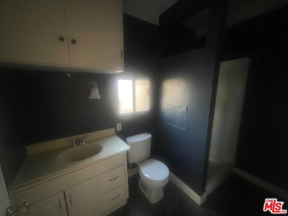 1185 N Normandie Avenue Property Photo 10