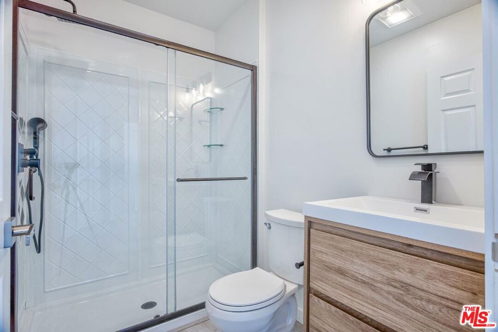 158 N Edgemont Street Property Photo 8