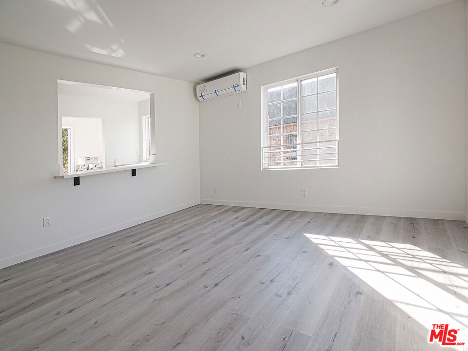 158 N Edgemont Street Property Photo 21