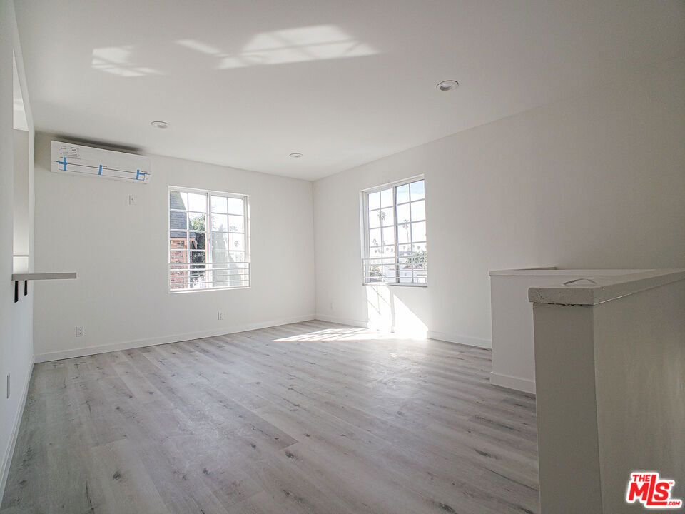 158 N Edgemont Street Property Photo 22