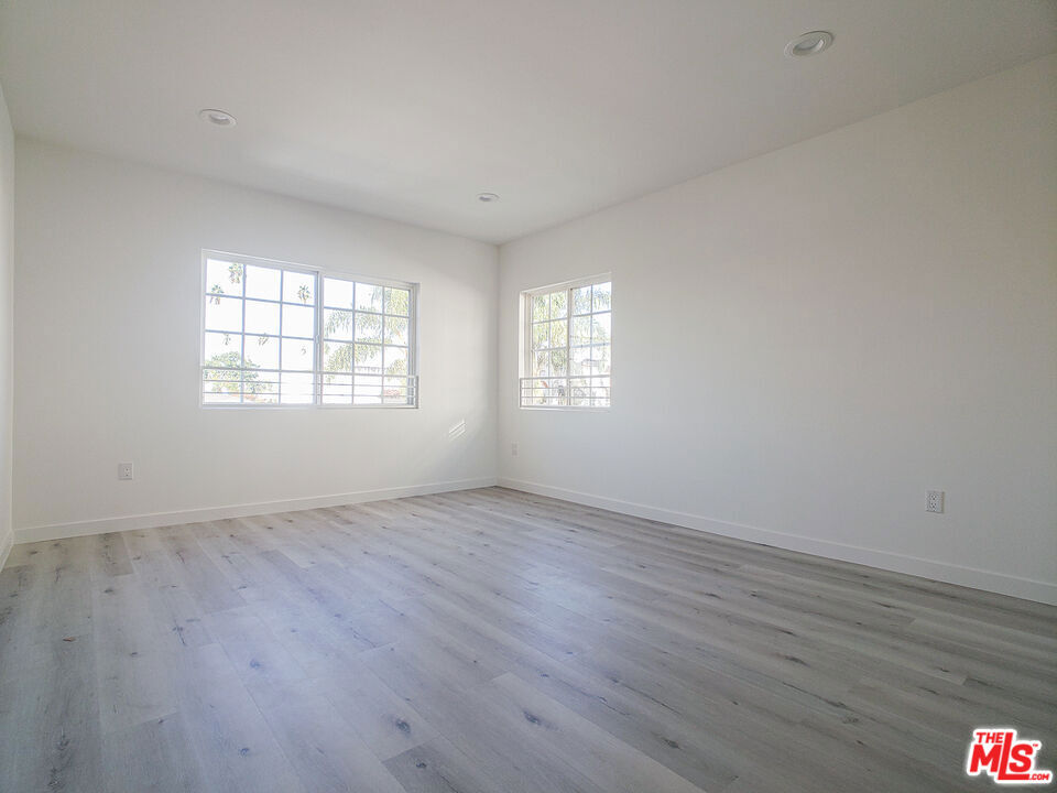 158 N Edgemont Street Property Photo 24